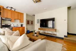 SE 25th [Towers] (1420)