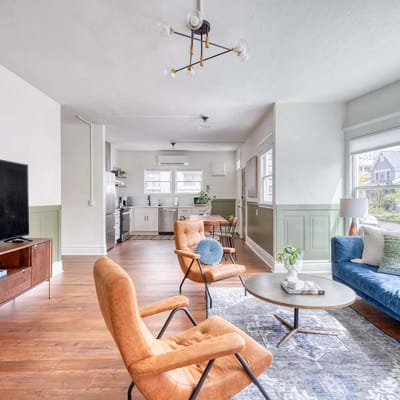 SE 12th (1036)