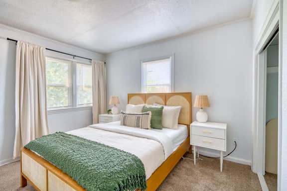 * SE Holgate (2825) *