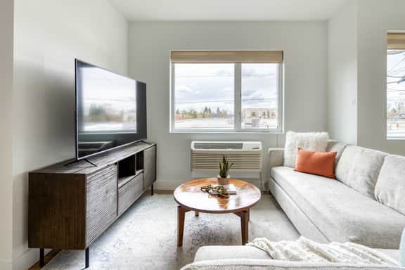 N Vancouver 301 (4980)