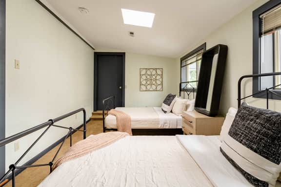 SE 25th [Towers] 4 Small (1426)