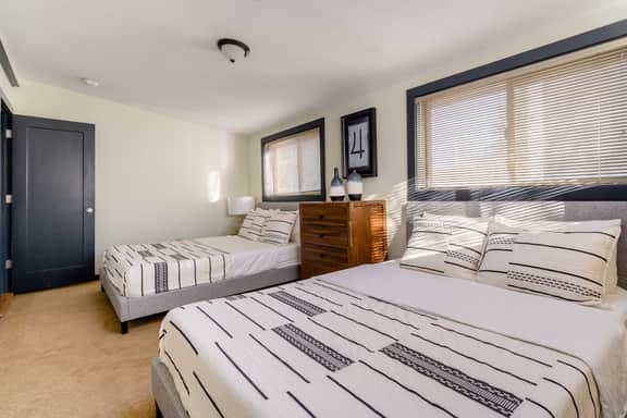 SE 25th [Towers] 3 Small (1426)