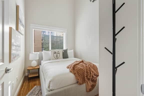 NW 19th [NORM] 4 (1415)