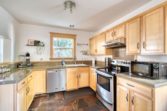 NE 18th (5040) Small