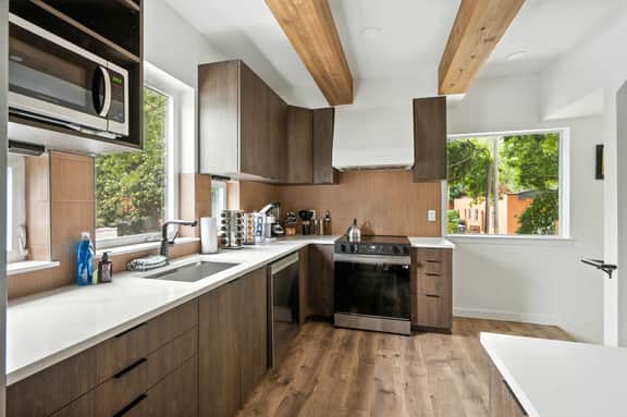 NE 23rd A (925) Small