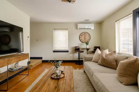 SE 25th [Towers] (1420)