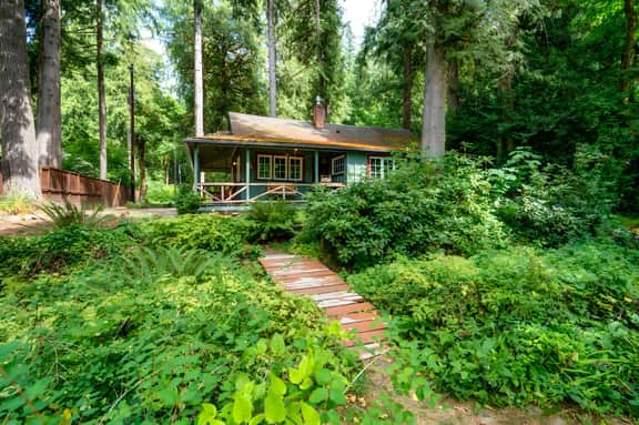 Riverwood Ln (27025)
