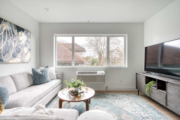 N Vancouver 302 (4980)